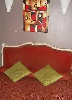 Hotel Le Petit Trianon Paris
