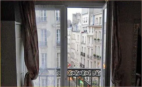 Hotel Le Petit Trianon Paris
