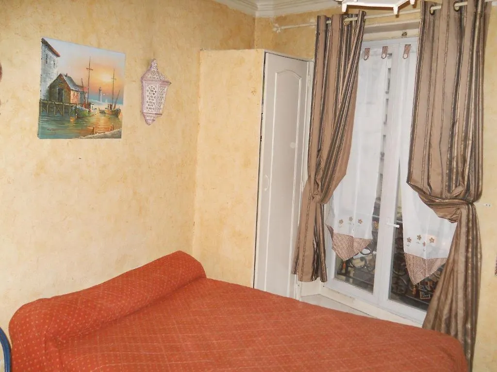 Hotel Le Petit Trianon Paris
