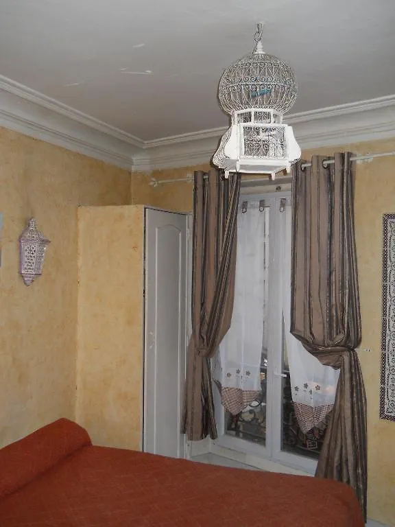 Hotel Le Petit Trianon Paris