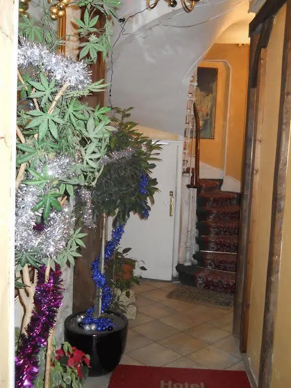 Hotel Le Petit Trianon Parigi